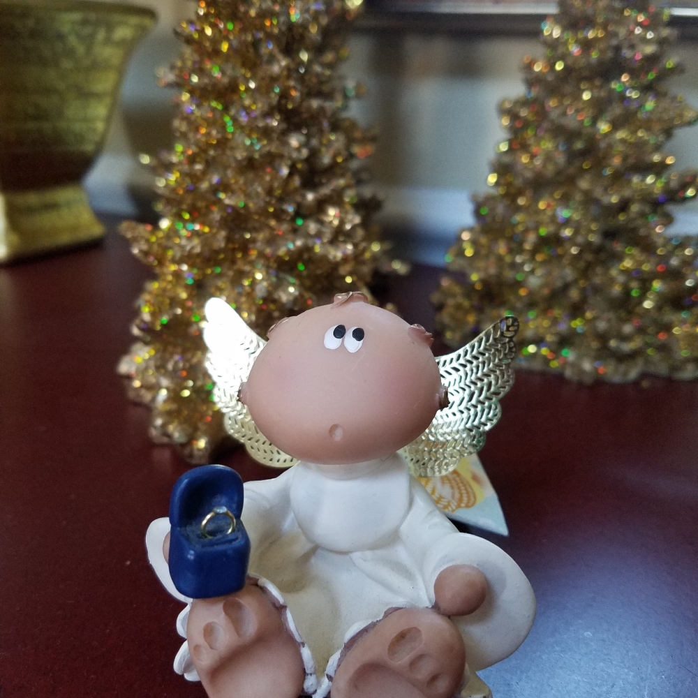 Angel Cheeks 
Engagement Angel #21887